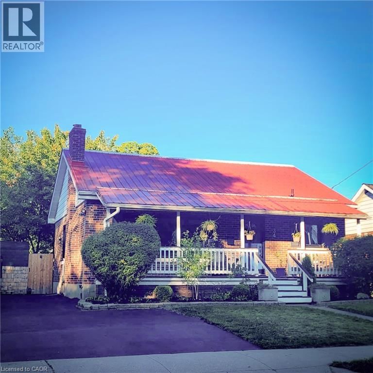 34 CHRISTOPHER DRIVE Image 2