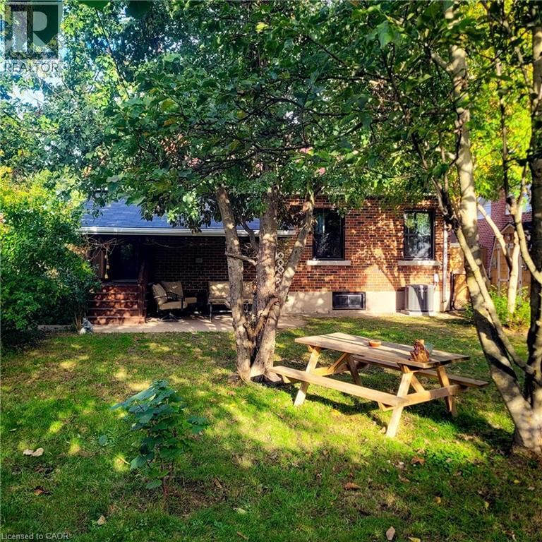 34 CHRISTOPHER DRIVE Image 25