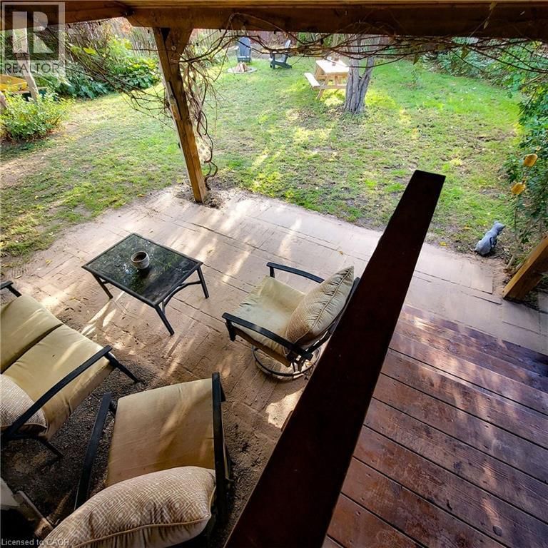 34 CHRISTOPHER DRIVE Image 28