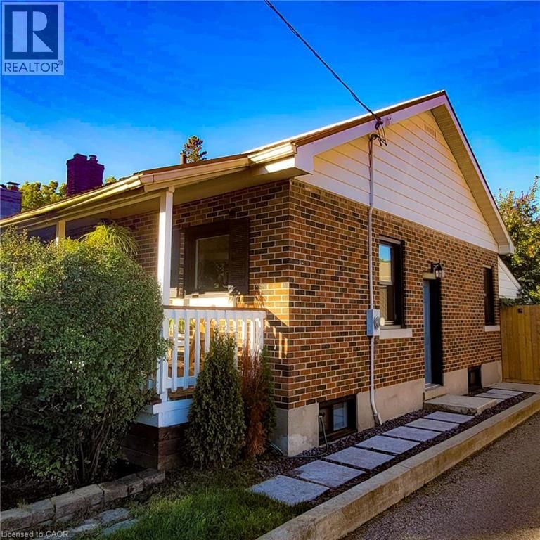 34 CHRISTOPHER DRIVE Image 3