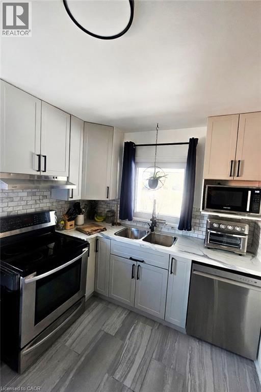 34 CHRISTOPHER DRIVE Image 7