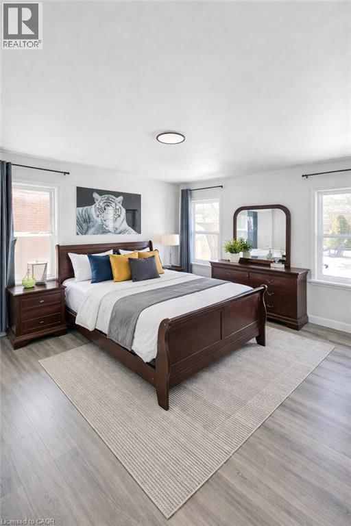 34 CHRISTOPHER DRIVE Image 9