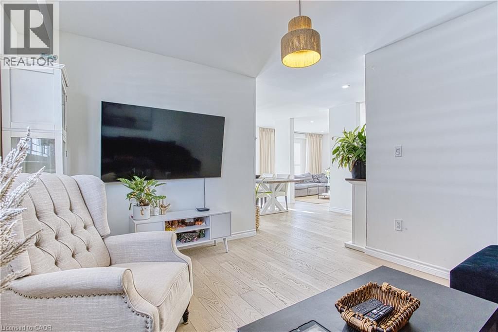 32 HUDSON DRIVE Image 11