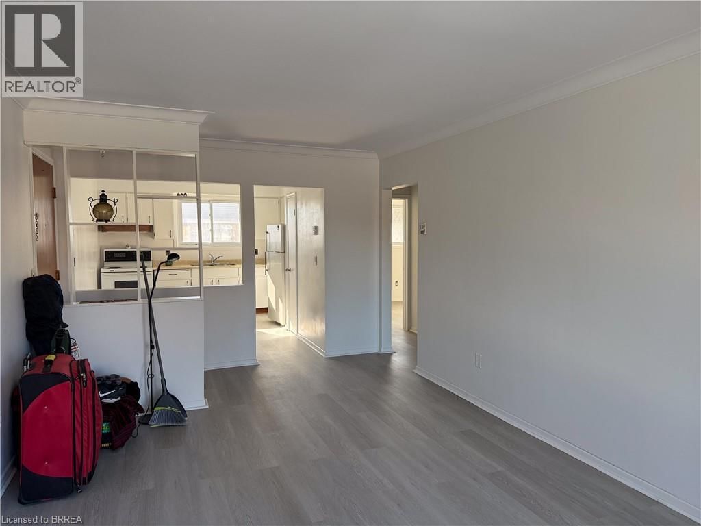 3 - 36 GRAHAM AVENUE Image 10