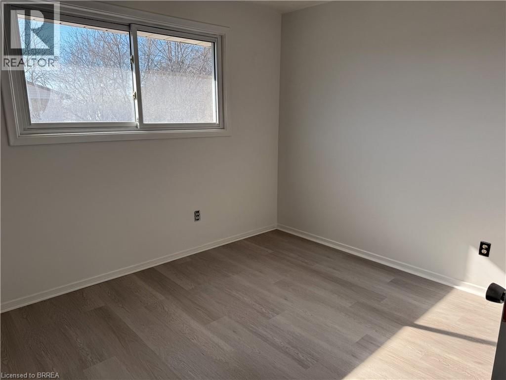 3 - 36 GRAHAM AVENUE Image 11