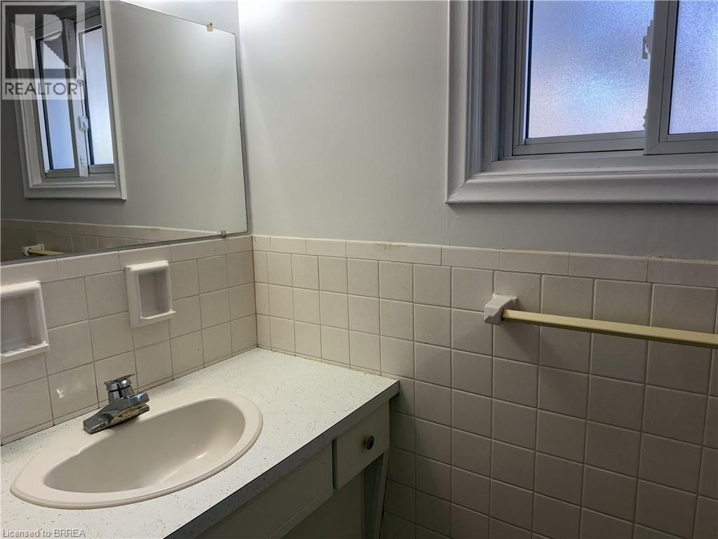 3 - 36 GRAHAM AVENUE Image 15