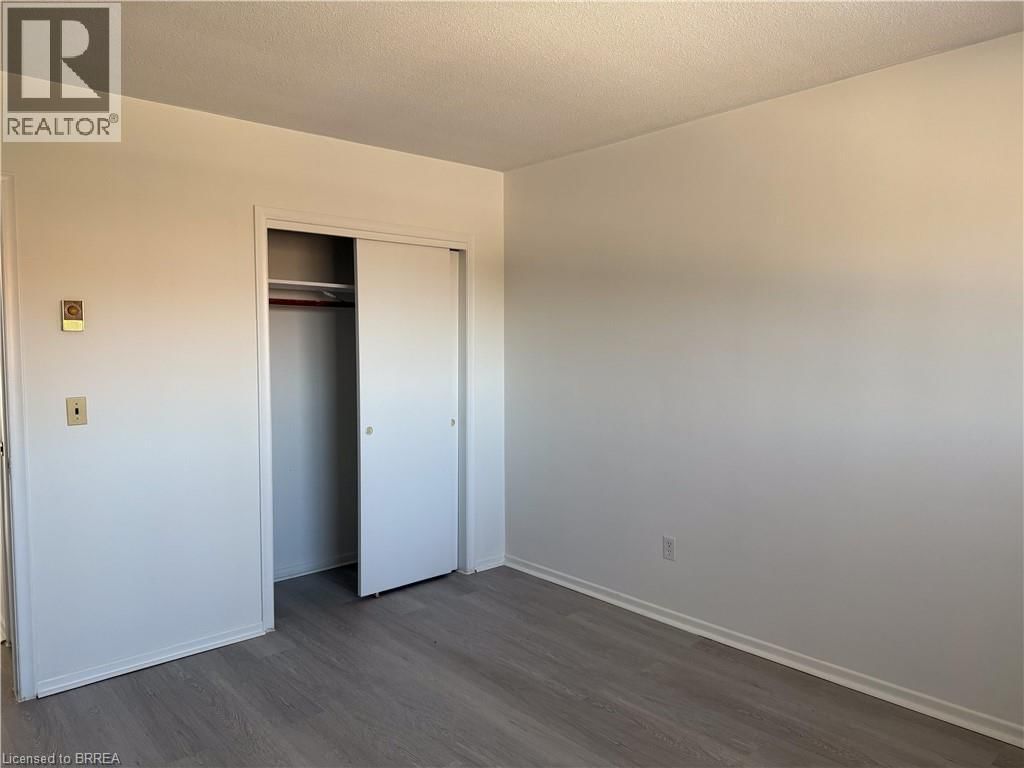 3 - 36 GRAHAM AVENUE Image 17