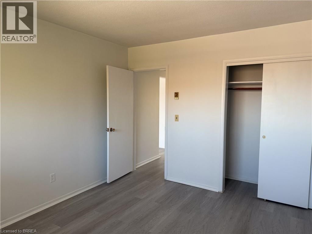 3 - 36 GRAHAM AVENUE Image 18