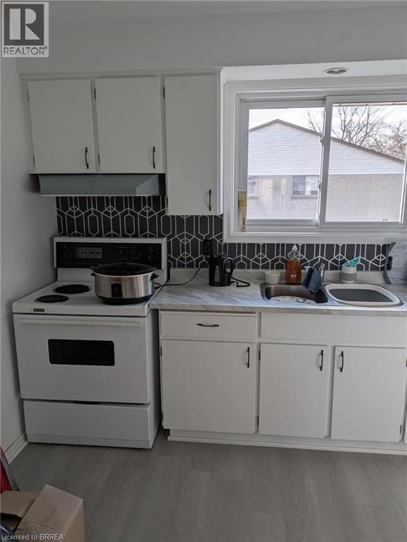 3 - 36 GRAHAM AVENUE Image 4