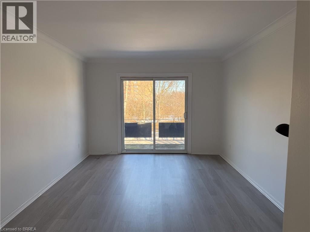 3 - 36 GRAHAM AVENUE Image 8