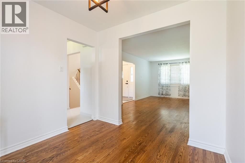 9 DIANNE COURT Image 11