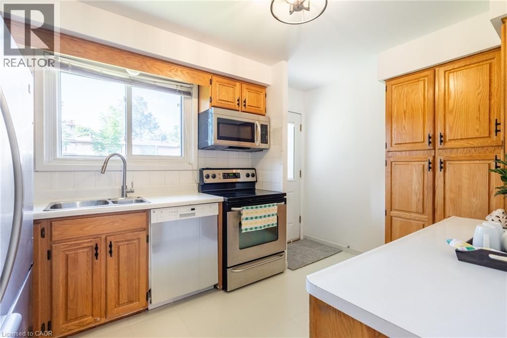 9 DIANNE COURT Image 13