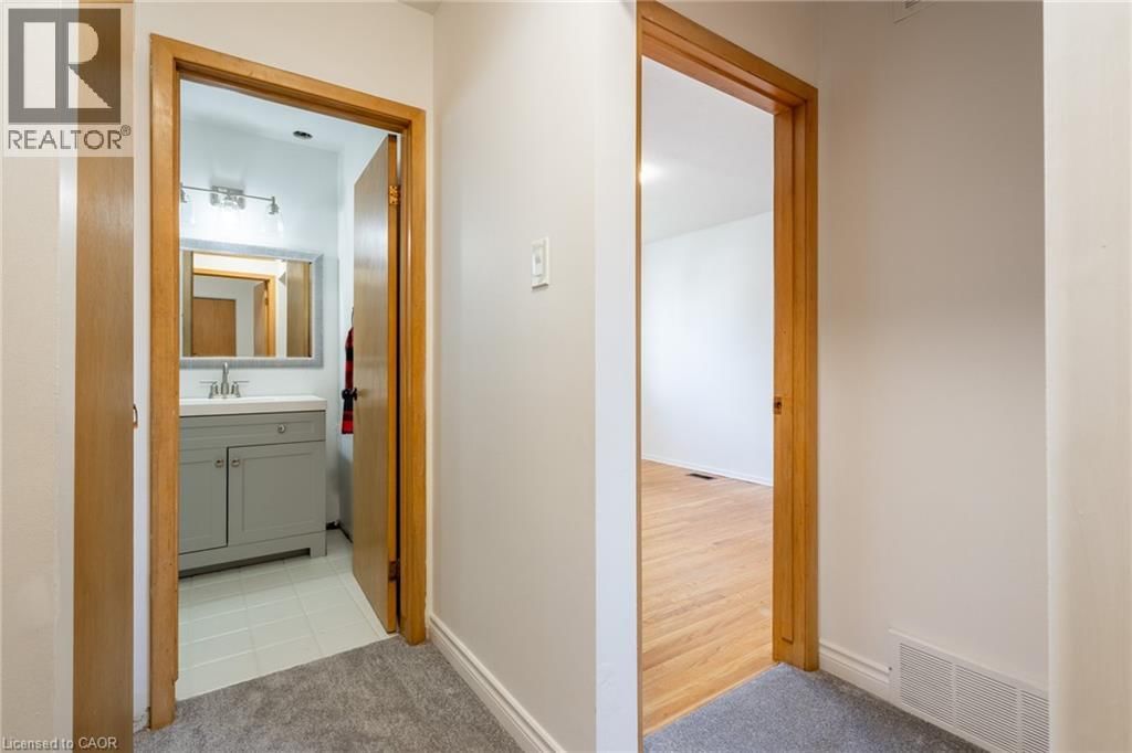 9 DIANNE COURT Image 16