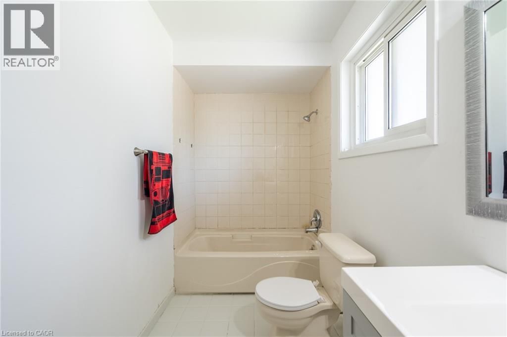 9 DIANNE COURT Image 27