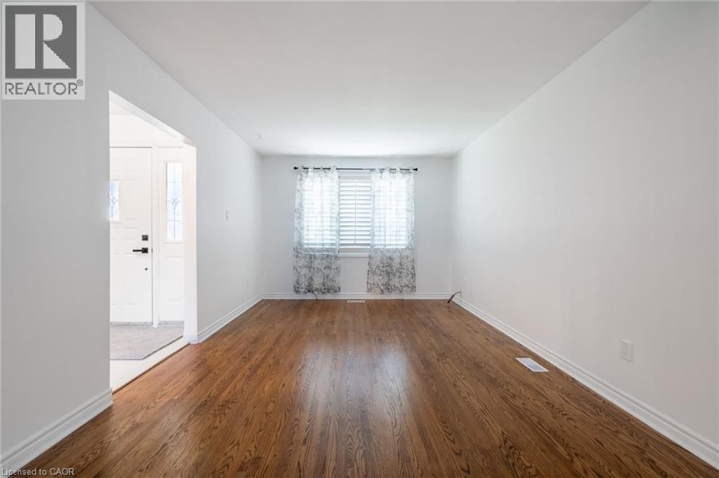 9 DIANNE COURT Image 7