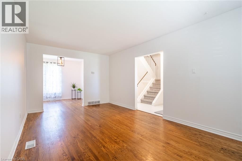 9 DIANNE COURT Image 8