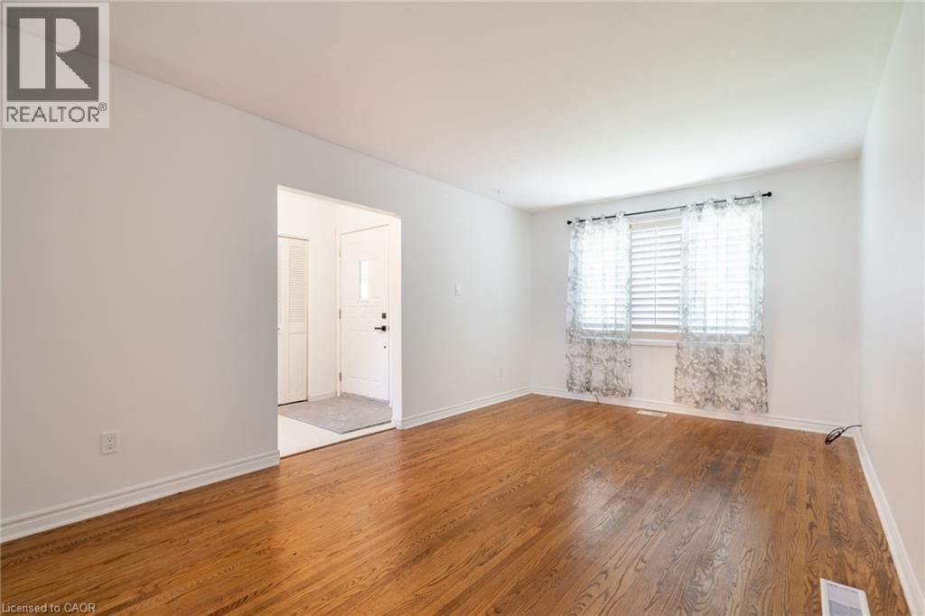 9 DIANNE COURT Image 9