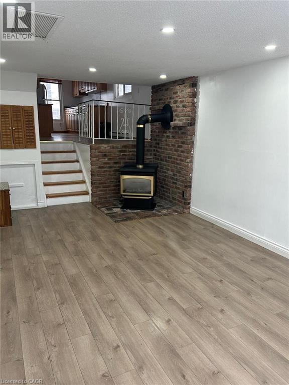 744 PARKVIEW CRESCENT Image 11