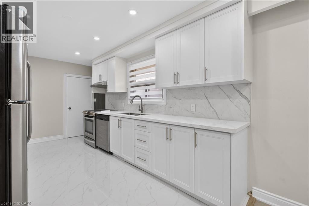 53 NICKLIN CRESCENT Image 14