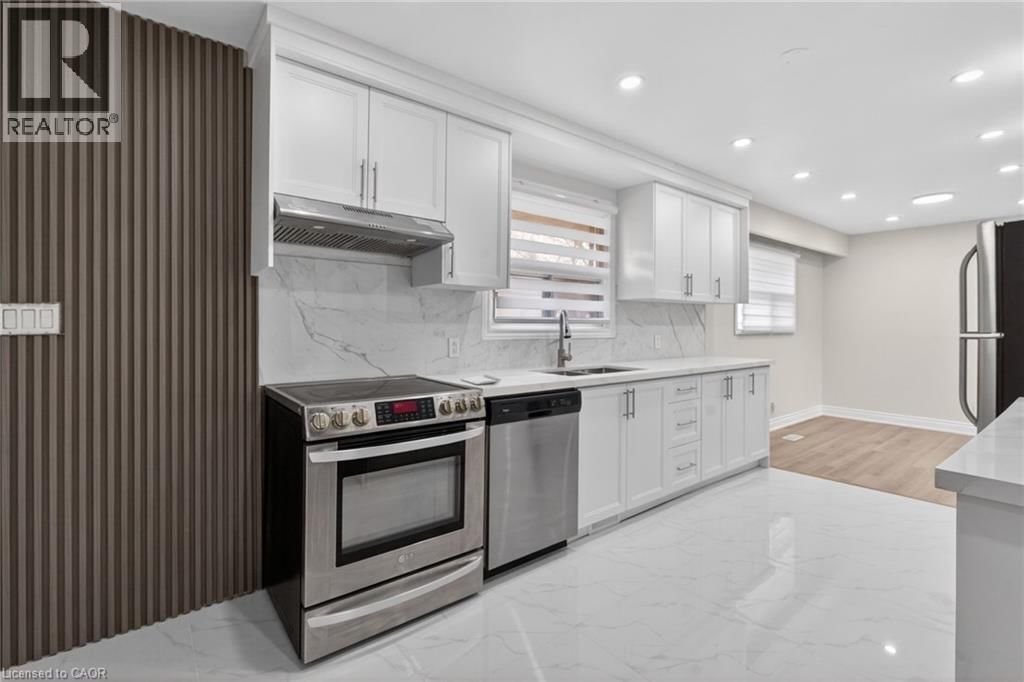 53 NICKLIN CRESCENT Image 16