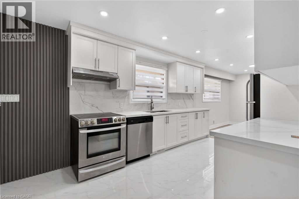 53 NICKLIN CRESCENT Image 17