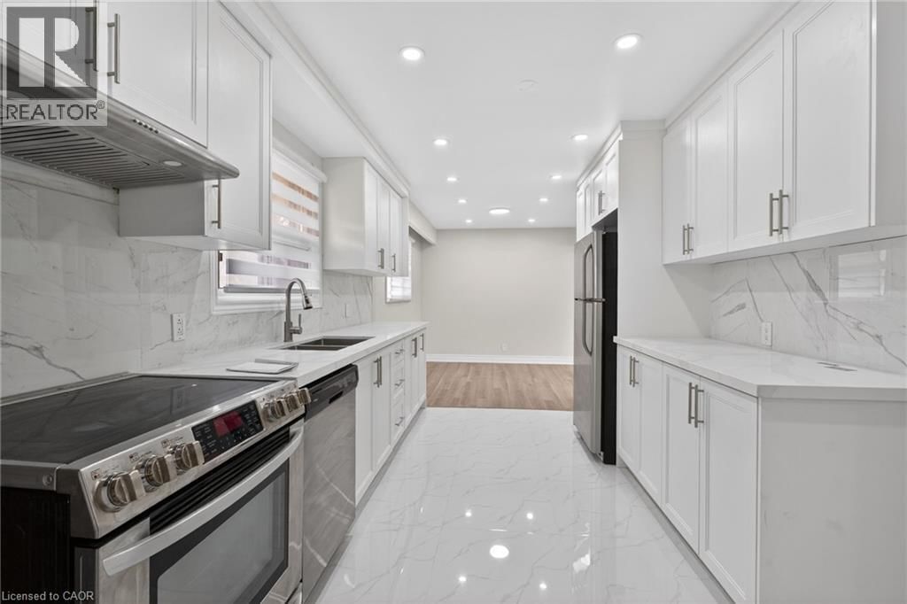 53 NICKLIN CRESCENT Image 18