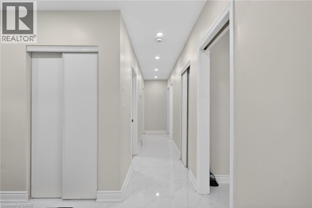 53 NICKLIN CRESCENT Image 21