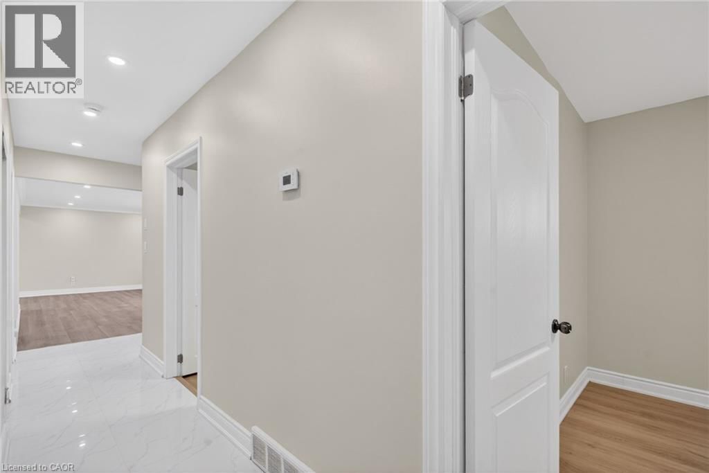 53 NICKLIN CRESCENT Image 31