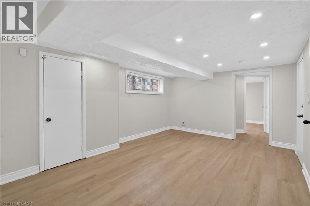 53 NICKLIN CRESCENT Image 33