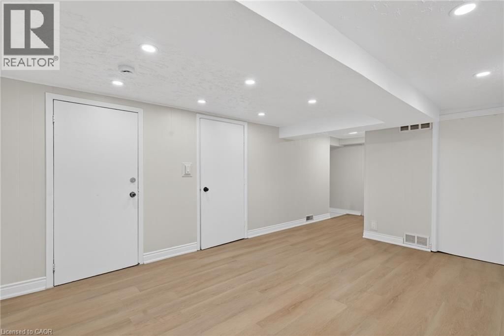 53 NICKLIN CRESCENT Image 34