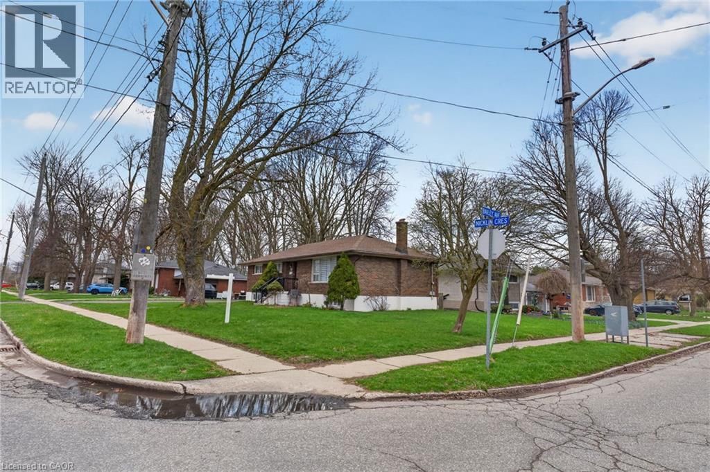 53 NICKLIN CRESCENT Image 4