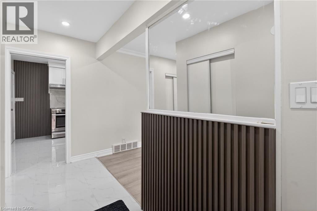 53 NICKLIN CRESCENT Image 8