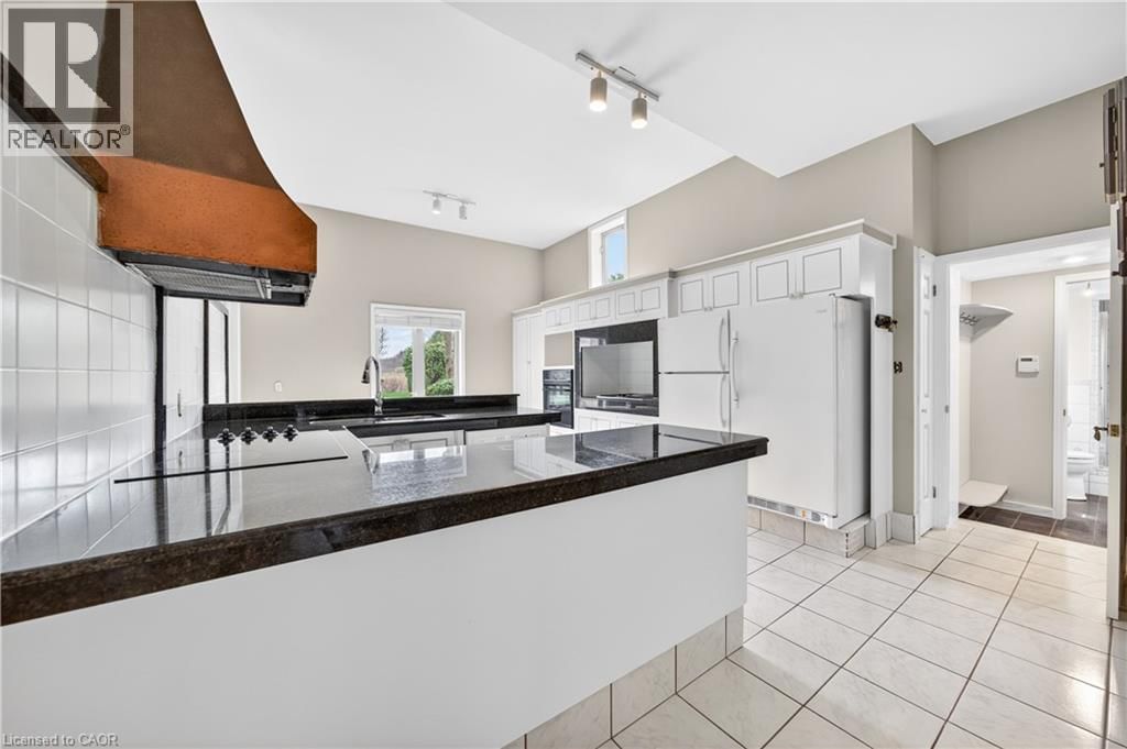 213 STONE CHURCH ROAD WEST Image 11