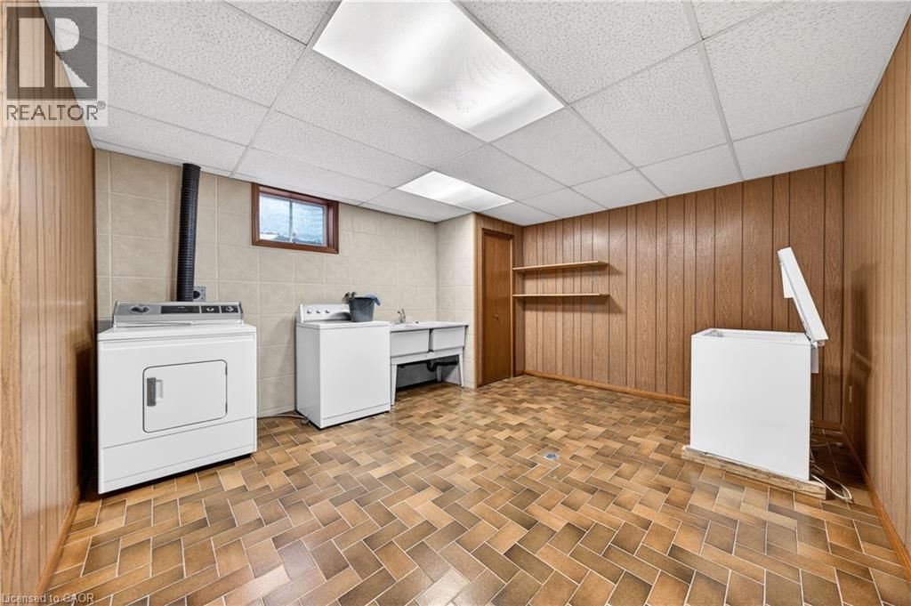 213 STONE CHURCH ROAD WEST Image 31