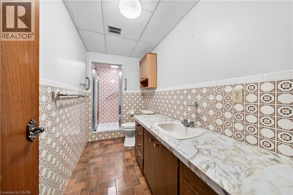 213 STONE CHURCH ROAD WEST Image 32