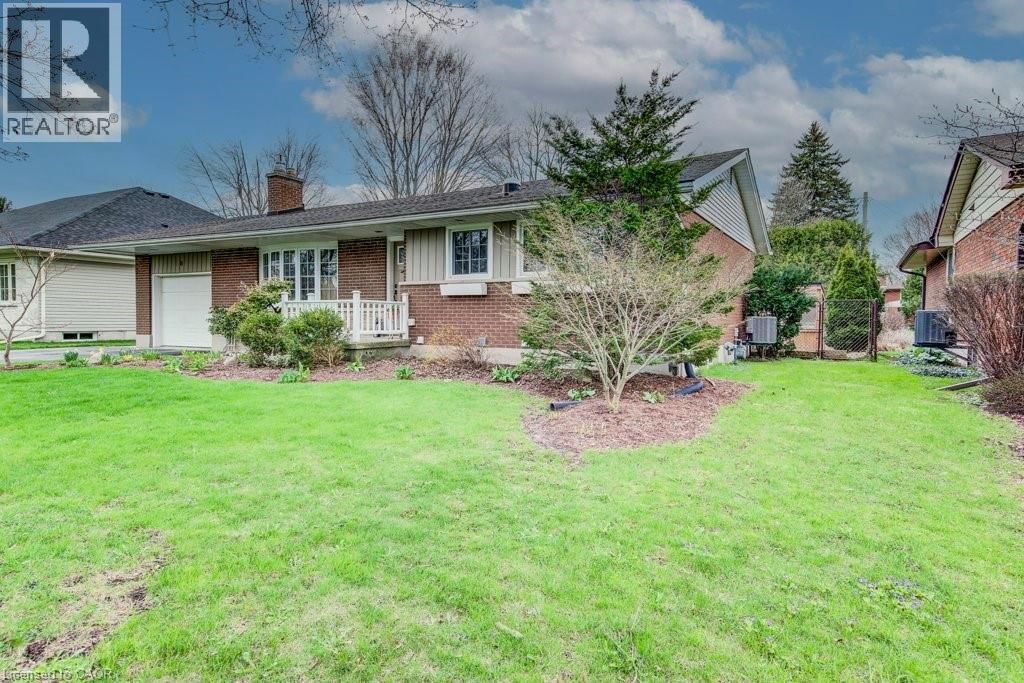 8 BLUEJAY ROAD Image 3