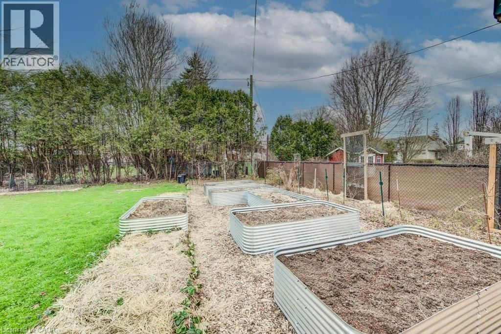 8 BLUEJAY ROAD Image 43