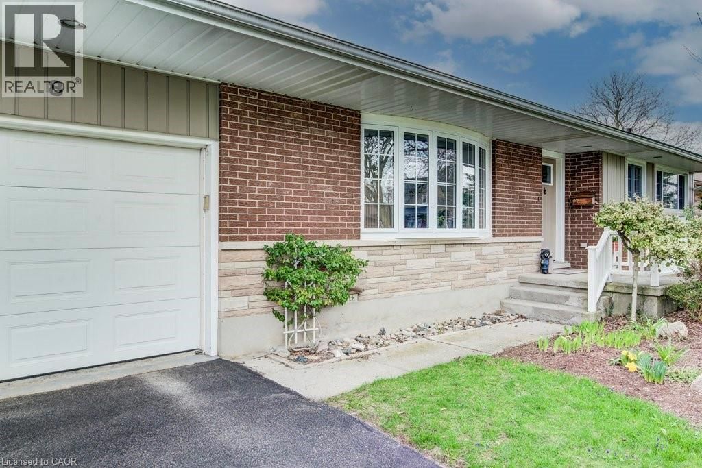 8 BLUEJAY ROAD Image 5