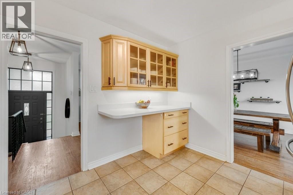 602 STEPHENS CRESCENT Image 11