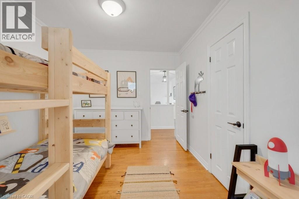 602 STEPHENS CRESCENT Image 14