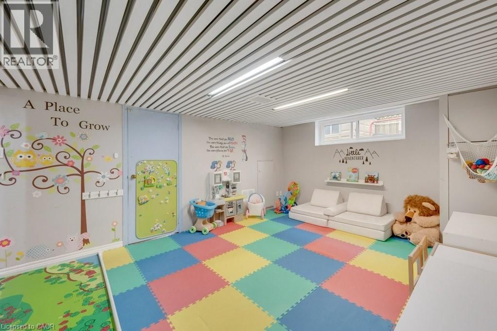 602 STEPHENS CRESCENT Image 22