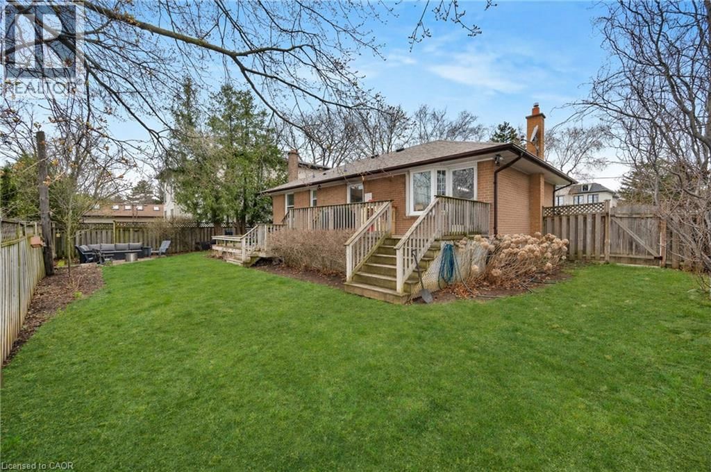 602 STEPHENS CRESCENT Image 26