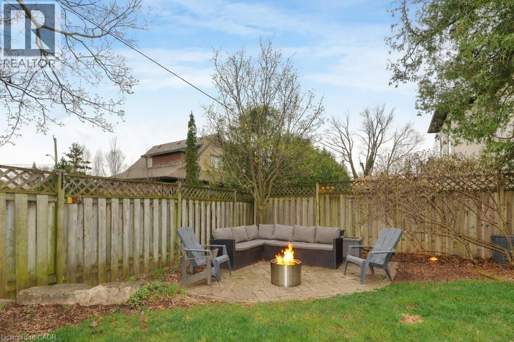 602 STEPHENS CRESCENT Image 28