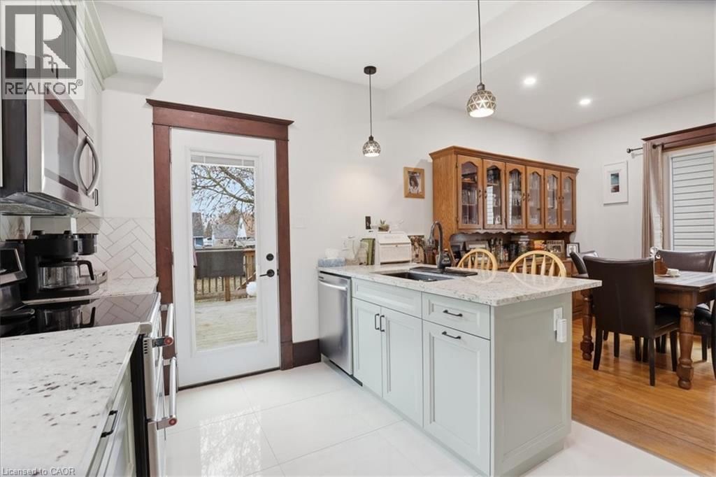 608 ONTARIO STREET Image 11