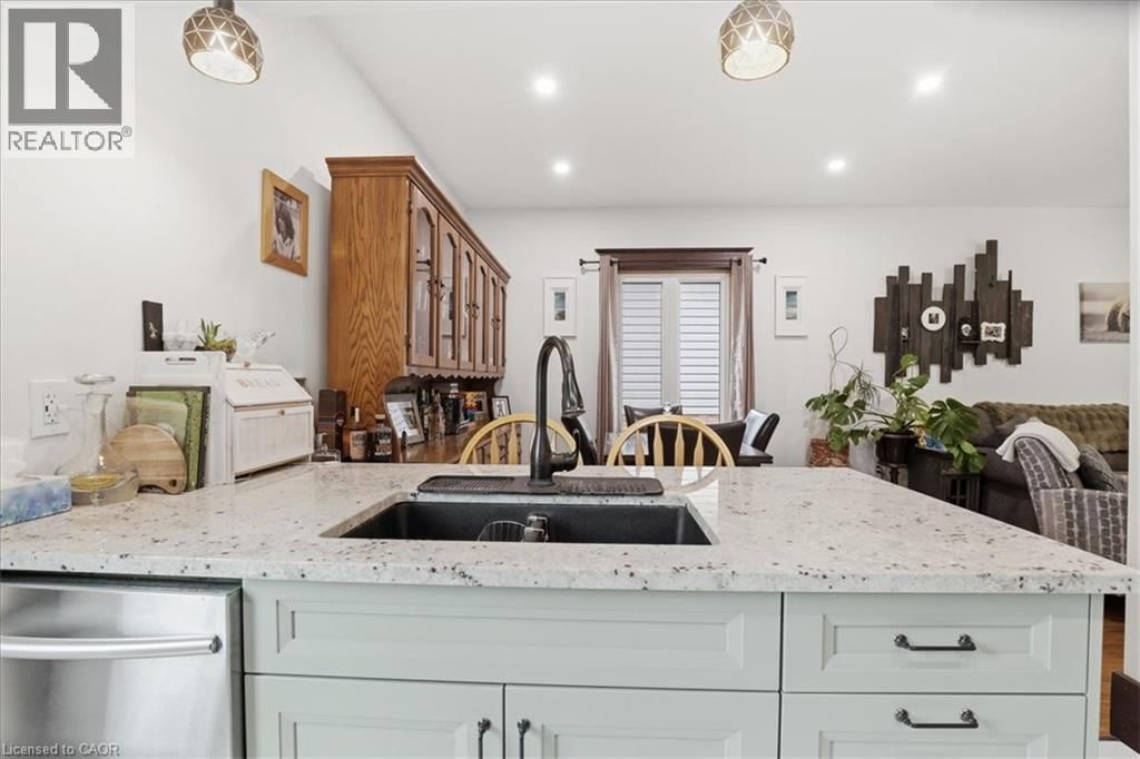 608 ONTARIO STREET Image 15