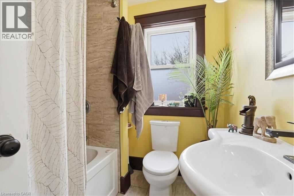 608 ONTARIO STREET Image 18