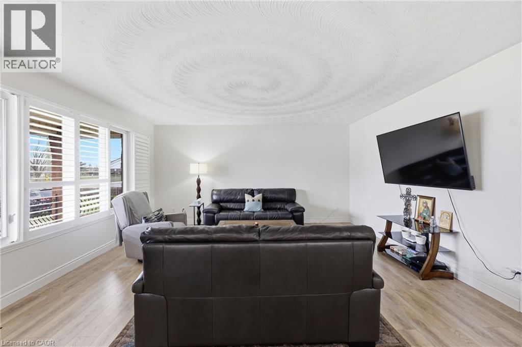 58 KILBOURN AVENUE Image 13