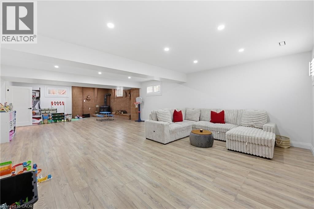 58 KILBOURN AVENUE Image 34