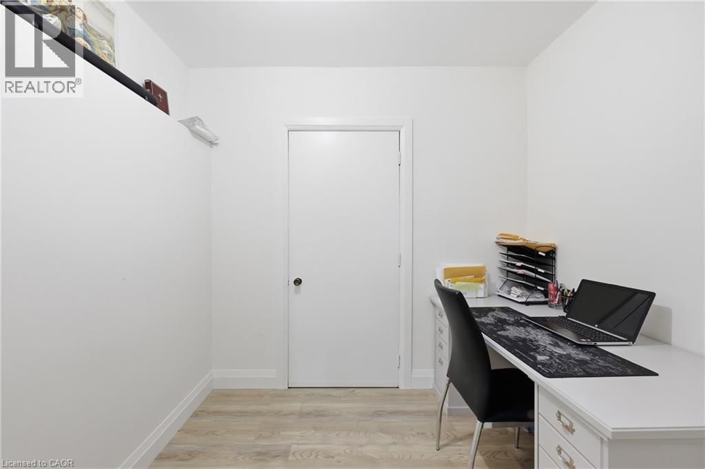 58 KILBOURN AVENUE Image 37