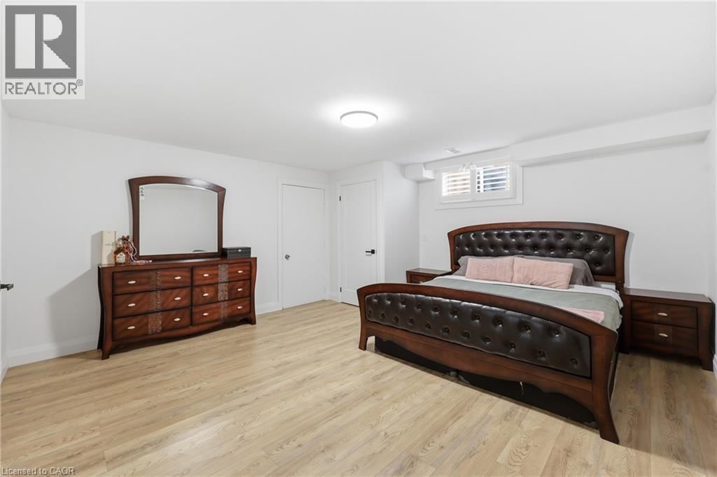 58 KILBOURN AVENUE Image 38